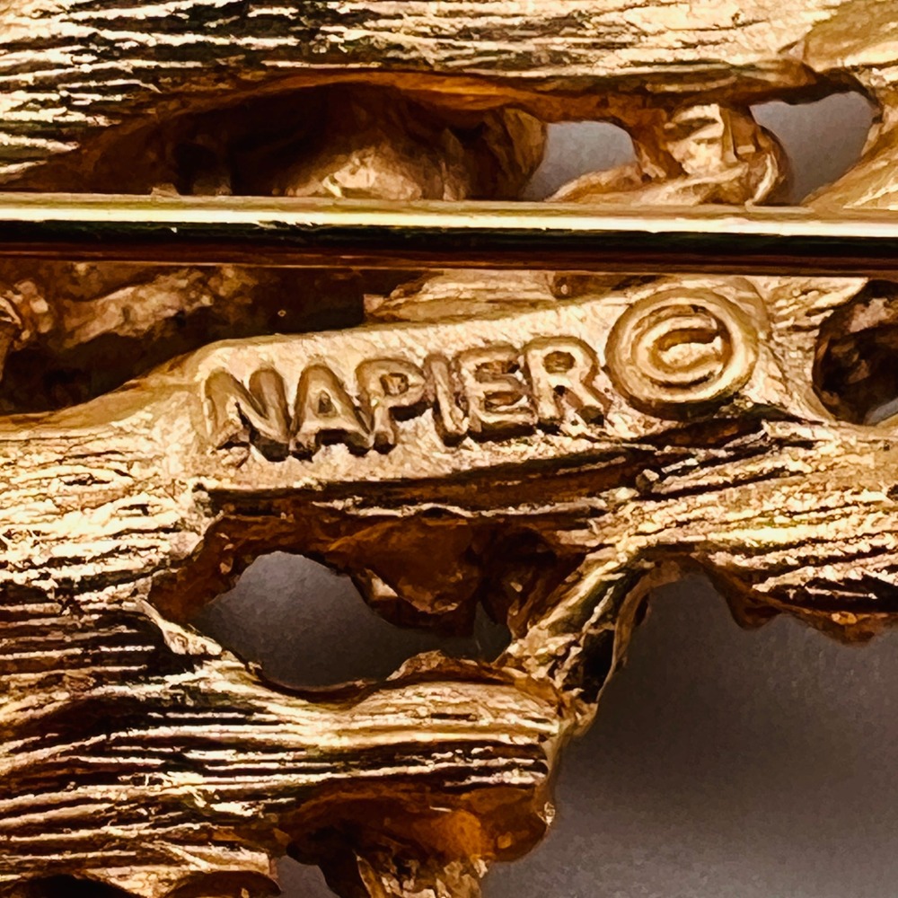 Vintage Napier Coral Foliage Brooch Textured Gold Tone Pin Modern Statement - Picture 8 of 8